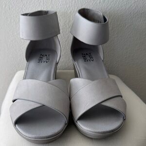 Naturalizer Light Gray Crossover Ankle-Strap Heels